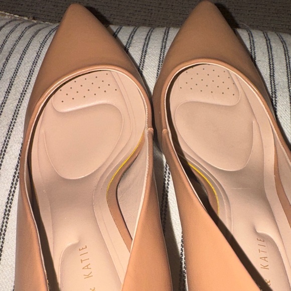Kelly & Katie Tan Pumps - Picture 4 of 10